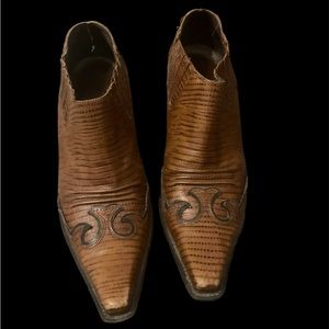 Ladies Size 10M Short Western Boots by Gianni Bini Brown